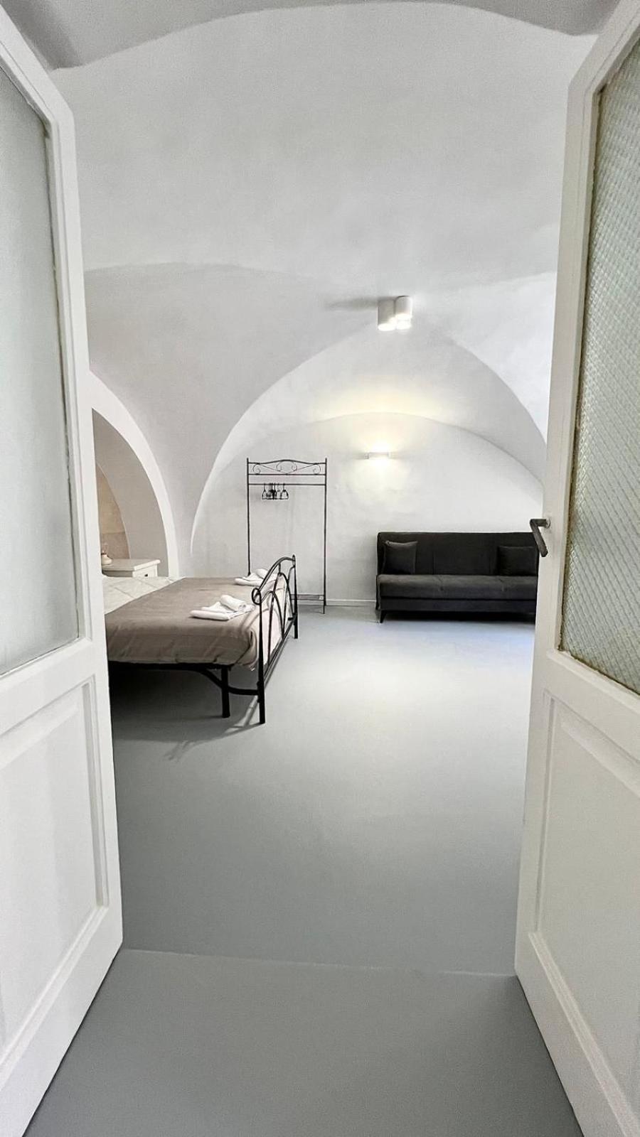 Suite White Dome Бари Экстерьер фото