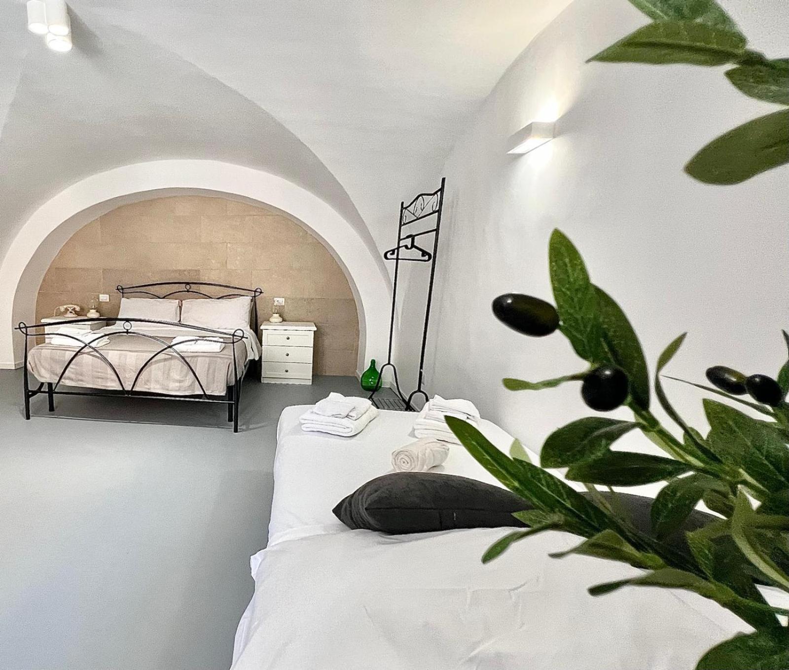 Suite White Dome Бари Экстерьер фото